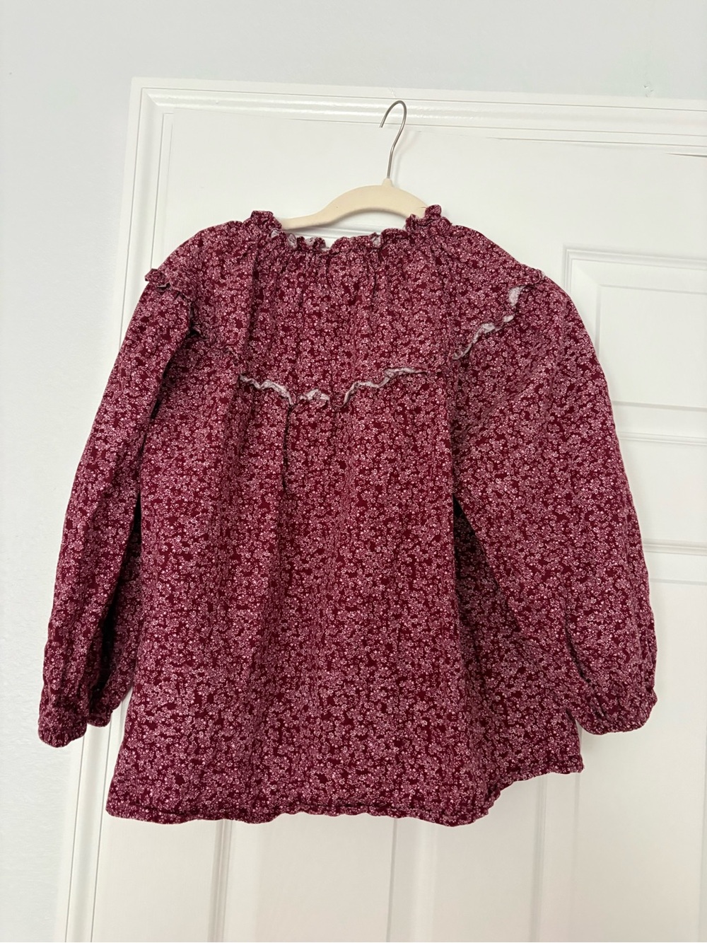 Universal Threads Three Quarter Puff Sleeve Blouse
